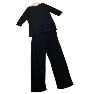 COLDWATER CREEK Two Piece Slinky Non-Iron Set